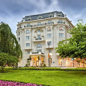 https://carlton.basquecountryhotels.org